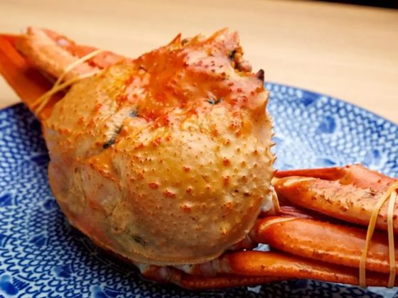 すき焼きとカニの食べ放題